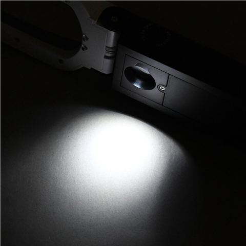 Lupa 10x s LED osvětlením
